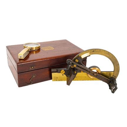 Englischer Reisesextant aus lackiertem Metall und 