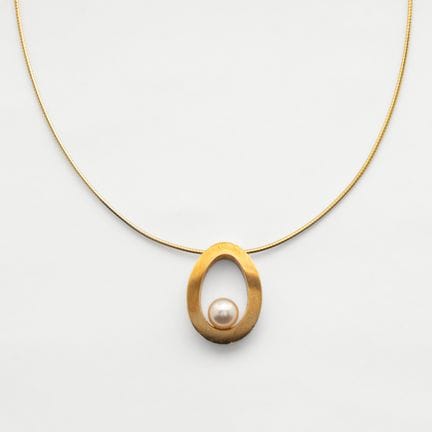 Flexible cord necklace, cable-style, with an openw