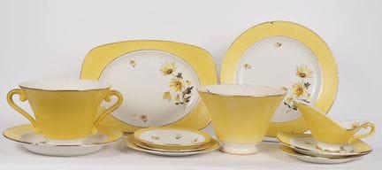 Partie de service en porcelaine de Salens à décor 