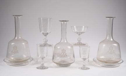 Partie de service de verres en cristal à décor de 