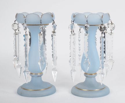 Paire de porte ananas Napoléon III en opaline bleu