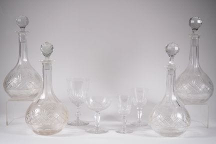 Service de verres en cristal à décor de croisillon