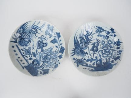 Cina, XIX secolo
Coppia di piatti in porcellana bl