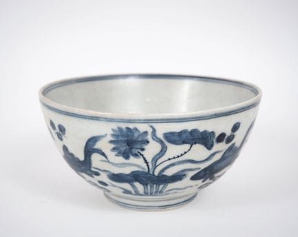 Vietnam, 18. Jahrhundert
Schale aus blau-weißem Po