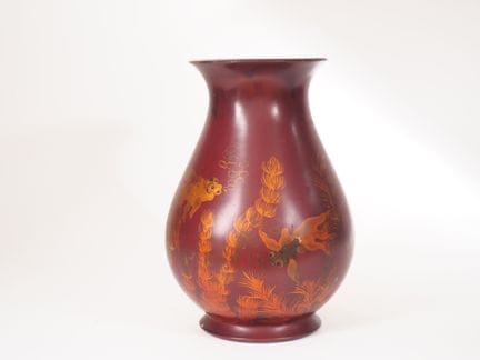 Indochina, 20. Jahrhundert, 
Balustervase aus lack