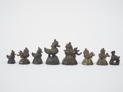 Laos, 19. Jahrhundert
Set aus acht Opiumgewichten.