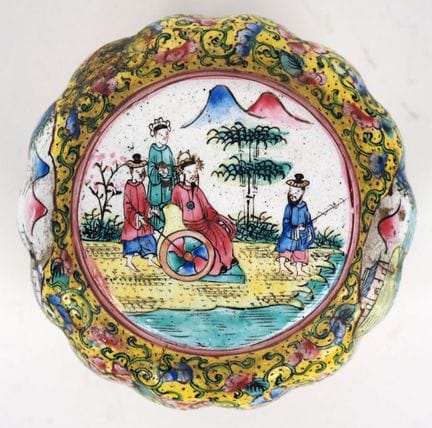 Cina, XIX secolo
Piccola scatola a forma di fiore,