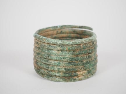 Thailand
Ban Tian Armband aus Bronze mit schöner P