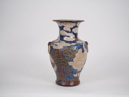 Vase in Balusterform aus Bien-Hoa-Keramik, mit vie