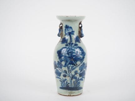 Cina, XIX secolo
Vaso a balaustra in porcellana sm