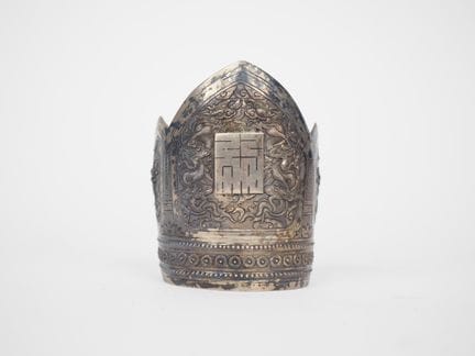 Indochina, um 1900
Silberarmband mit fein ziselier