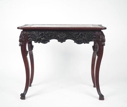 Chine du Sud, vers 1900
Table en bois reposant sur