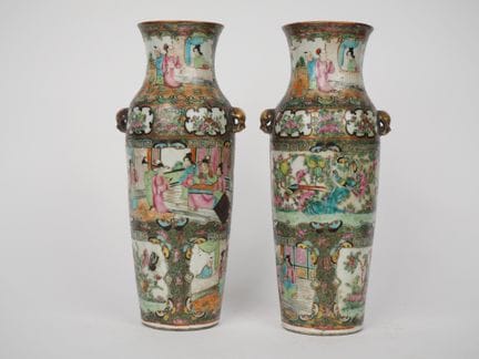 Cina, 1900 circa
Coppia di vasi in porcellana di C