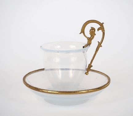 Tasse jasmin de style Empire en opaline, monture e