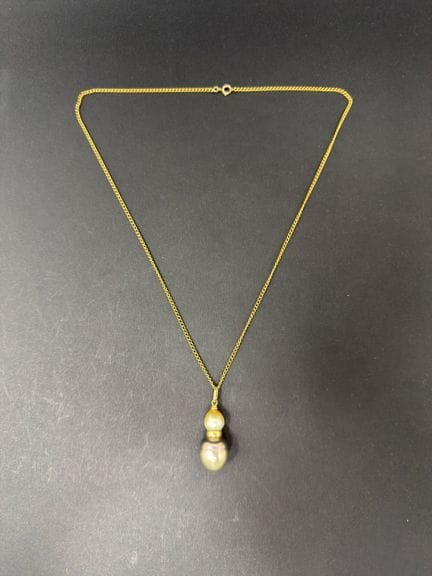 catena in oro giallo (750/00) e ciondolo con doppi
