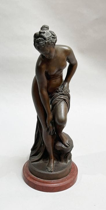 克里斯托夫·加布里埃尔·阿莱格兰（1710-1795）（据）
沐浴的维纳斯
青铜
高：约44厘米