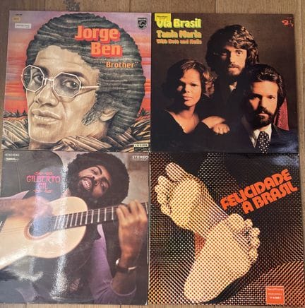 Musiques du Monde
Quatre disques 33T - Musique bre