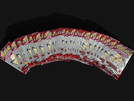 POKÉMON. Set da 30 pacchetti da collezione “Rivali