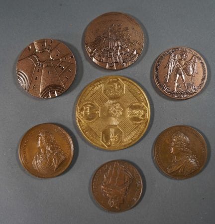 Set di MEDAGLIE da tavolo in bronzo raffiguranti L