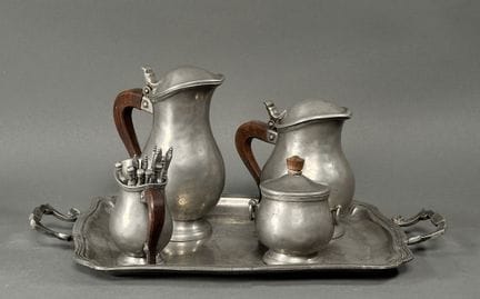 SERVIZIO DA CAFFÈ in peltro composto da quattro pe