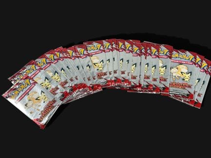 POKÉMON. Set da 30 pacchetti da collezione “Rivali
