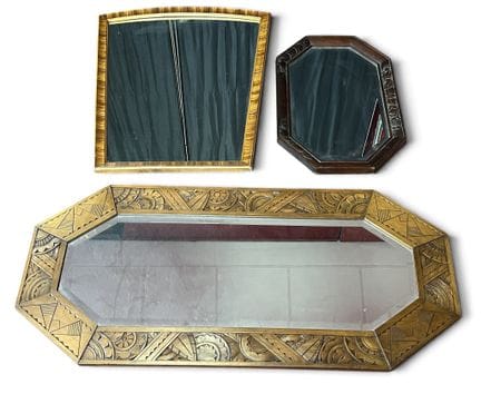 Tre SPECCHI in legno intagliato e impiallacciato, 