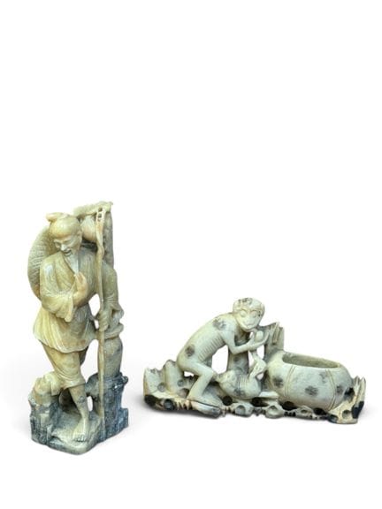 CINA. Set composto da un CALAMAIO e una FIGURINA i