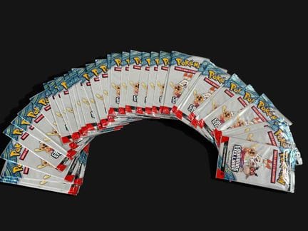 POKÉMON. Set di 40 pacchetti da collezione "Corona
