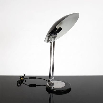 Lampada da scrivania detta "a piattino" in metallo