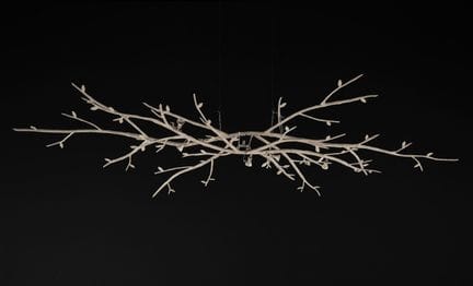 Grande lampada da soffitto in metallo laccato bian