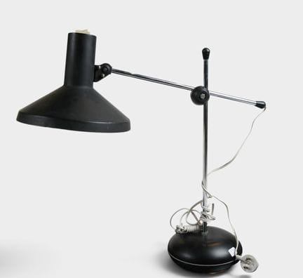 Lampada da scrivania articolata con due snodi in m