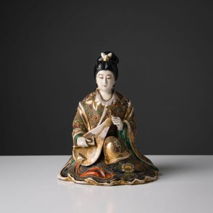 JAPON, Satsuma
Sujet en céramique représentant une