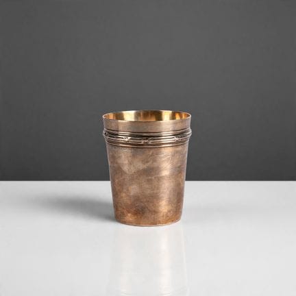 Timbale aus 950‰ Silber mit der Gravur „Zézé“
Punz