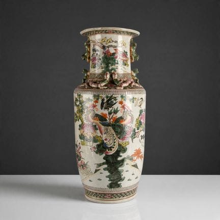 CHINE
Grand vase balustre en porcelaine émaillée à