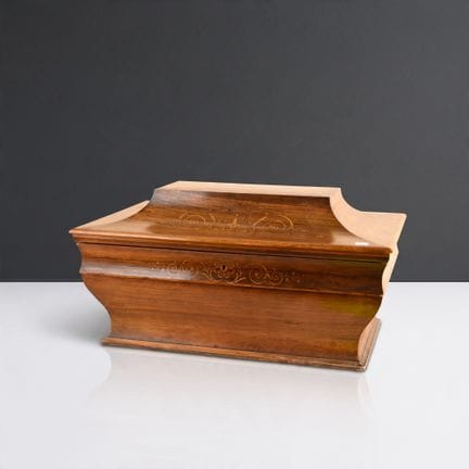 Grand coffret de forme tombeau en bois de placage 