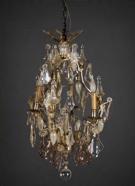 Lustre cage en métal et pampilles 
H.: 80 cm (envi