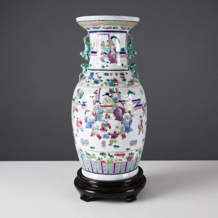 CHINE
Grand vase balustre en porcelaine à décor di