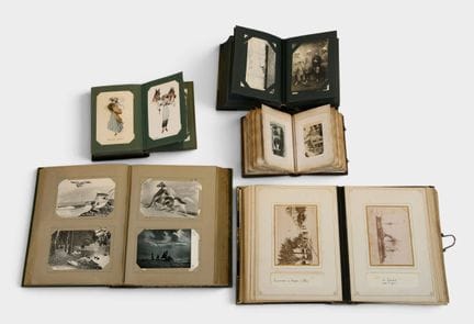Sammlung alter Postkarten und Vignetten in 5 Alben