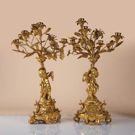 Paire de candélabres à cinq lumières en bronze dor