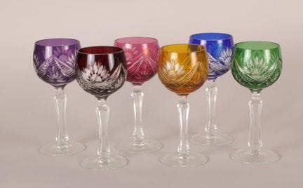 Suite de six verres à vin à pied en cristal bicolo