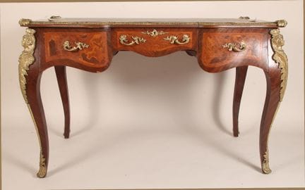 Table bureau à plateau rectangulaire, de forme gal