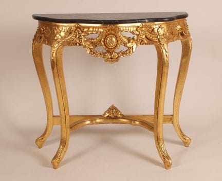 Console d'applique en bois richement mouluré, scul