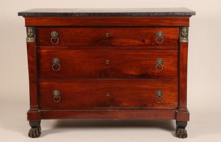 Commode rectangulaire en acajou et placage d'acajo