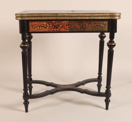 Table à jeux en bois noirci et marqueterie de type