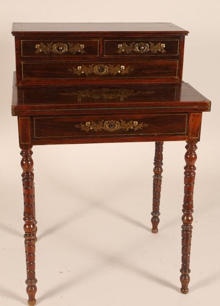 Bonheur du jour en placage de palissandre, marquet