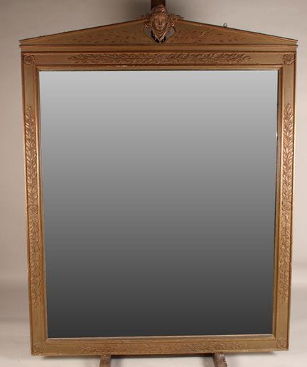 Grand miroir rectangulaire en bois et stuc doré de