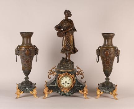 Garniture de cheminée en bronze et placage de marb