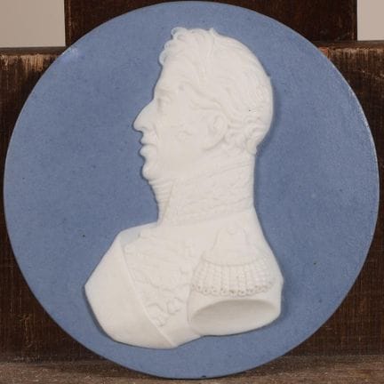 Attribué à SÈVRES
Médaillon rond en biscuit blanc 