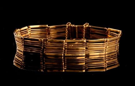 Flexible women's bracelet with openwork rectangula