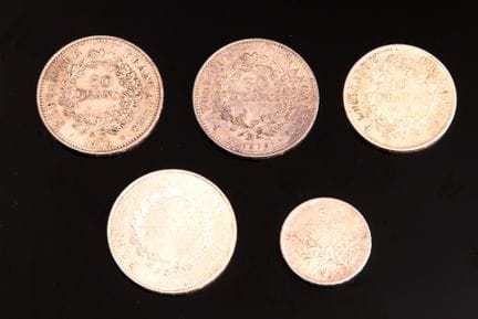 Lot de pièces de monnaie française comprenant : 
-